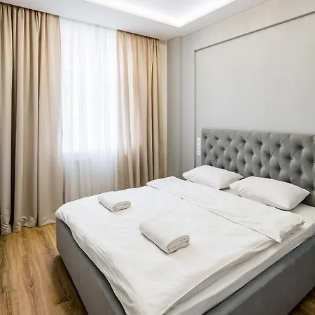 Royal Premier Daire Lviv