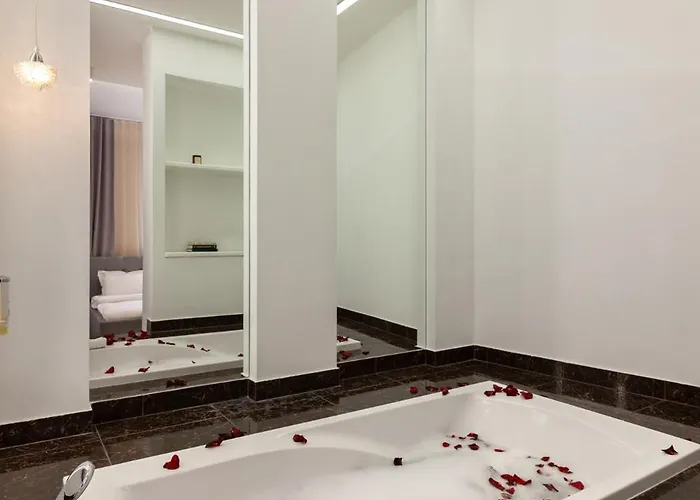 Royal Premier * Lviv